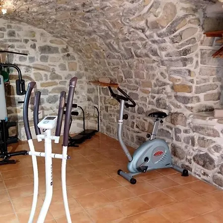 Maison De Vacances Tour'n'sol Grospierres